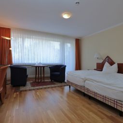 AhrHotelRestaurant Am Rossberg Altenahr an der Sommerrodelbahn