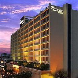 Vista exterior The Tawana Bangkok Fotos
