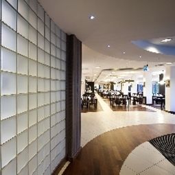 Sala śniadaniowa w restauracji Centrum Fotos