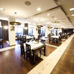 Sala śniadaniowa w restauracji Centrum Fotos