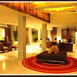 Hall Triple Two Silom Fotos
