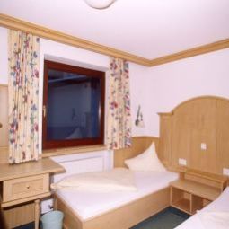 Chambre Hollerer - Hollerer Betriebs GmbH Pension Fotos
