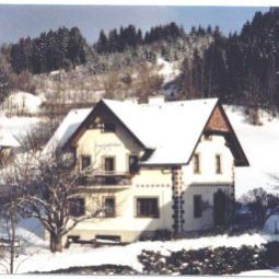Ferienwohnungen-Frühstückspension Peter Löcker Pension Mariapfarr 