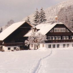Außenansicht Bauernhof Willkommen beim Steinbauer Fotos
