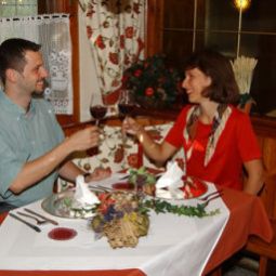 Frühstücksraum im Restaurant Schmirl Gasthof Fotos