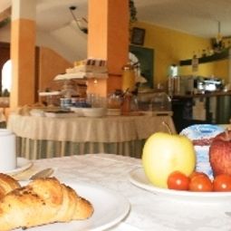 Salle du petit-déjeuner Marolda Fotos