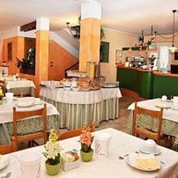 Salle du petit-déjeuner Marolda Fotos