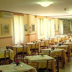 Breakfast room within restaurant Londra Fotos