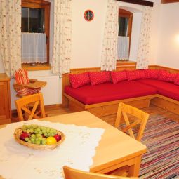 Zimmer Österreich  Urlaub am Bauernhof in Tirol Bauernhof Hartlhof Fotos