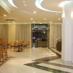 Hall Yakinthos Fotos