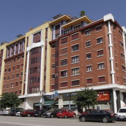 Vue extérieure Carbayón II. Fotos