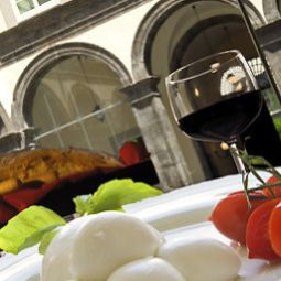 Salle du petit-déjeuner située dans le restaurant Palazzo Caracciolo Napoli - MGallery Collection Fotos
