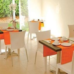 Sala de desayuno Park & Suites Confort Nantes Saint Herblain Résidence de Tourisme Fotos