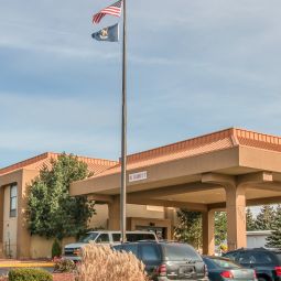 Hotelfotos Clarion Inn & Suites Airport
