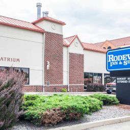 Rodeway Inn & Suites West Milwaukee 