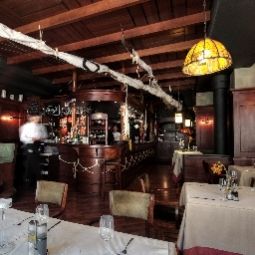 Bar Holland House Residence Old Town Fotos