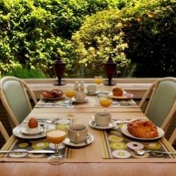 Breakfast room within restaurant Kompano Lokeren Fotos