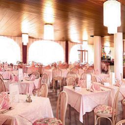 Salle du petit-déjeuner située dans le restaurant Malcesine Fotos