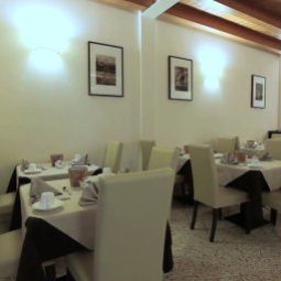 Salle du petit-déjeuner Villa Costanza Superior Rooms Fotos