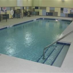 Piscina Holiday Inn Express Hotel & Suites RALEIGH SW NC STATE Fotos