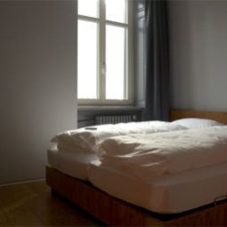 Chambre easyHotel Basel Fotos