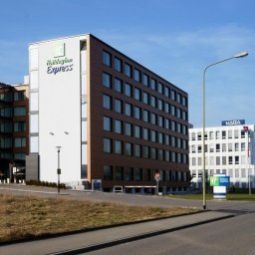 Außenansicht Holiday Inn Express ZÜRICH AIRPORT Fotos