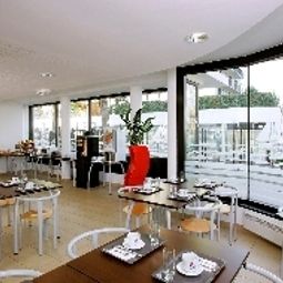 Sala de desayuno Appart City Le Port Marly Residence Hoteliere Fotos