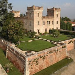 Castello Bevilacqua Bevilacqua 