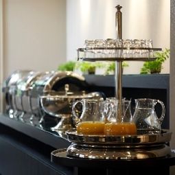 Buffet The Y Hotel Fotos
