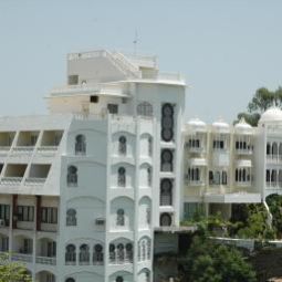 Hotel Hilltop Palace Udaipur 
