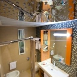 Badezimmer OP Hotel Fotos