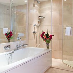 Bathroom Plaza on the River Club and Residence Fotos