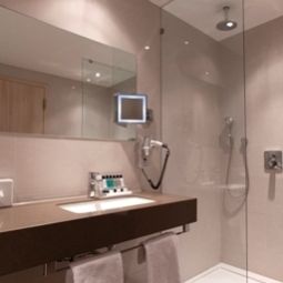 Salle de bains Van der Valk Airporthotel Fotos