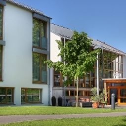 Außenansicht Don Bosco Fotos