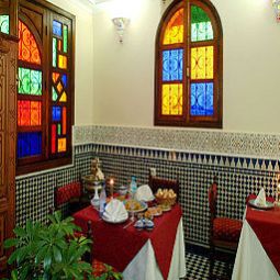 Sala colazione nel ristorante Riad La Perle De La Médina Fotos