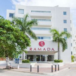 Außenansicht Ramada Cancun City Fotos