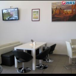Hall HB1 Fotos