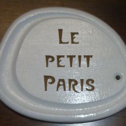 Certificat Paris Hostal Fotos