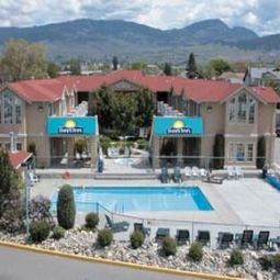 Фасад Days Inn Kelowna Fotos