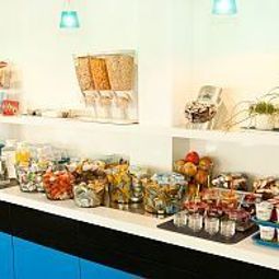 Buffet ibis budget Berlin Alexanderplatz Fotos