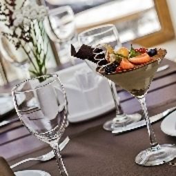 Frühstücksraum im Restaurant Aston Fotos
