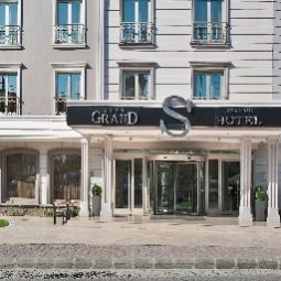 Außenansicht Grand S Hotel Fotos