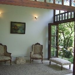 Empfang Ninova Pension Fotos