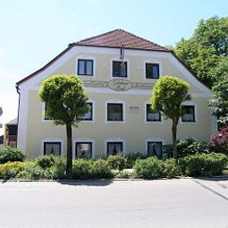 Goldenes Rad Landgasthof Aiterhofen Bayern