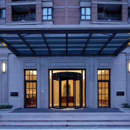 Фасад Lanson Place Jin Qiao Residences Fotos