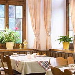 Frühstücksraum im Restaurant Vier Jahreszeiten Landhaus Fotos