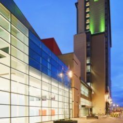 Фасад Holiday Inn MANCHESTER - MEDIACITYUK Fotos