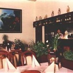 Sala de desayuno en el restaurante Zur Post Fotos