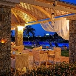 Зал для завтрака Socrates APTS HOTEL Fotos