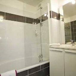 Bathroom Residence du Chateau Lagrange City Residence de tourisme Fotos